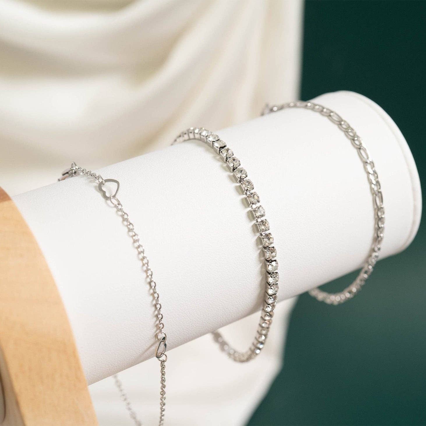 WJW - 18K Gold PVD Stainless Station Hearts Chain Anklet